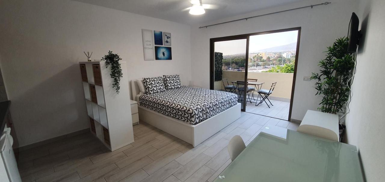 Mareverde Vista Mare Con Tres Piscinas Адехе Екстериор снимка